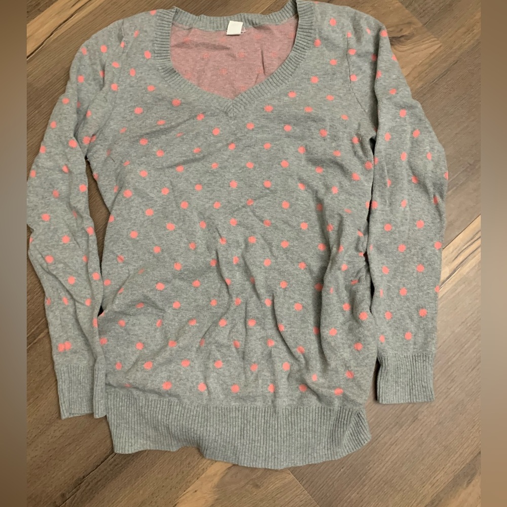 Grey with pink polka dots size small petite maternity old navy long sleeve shirt